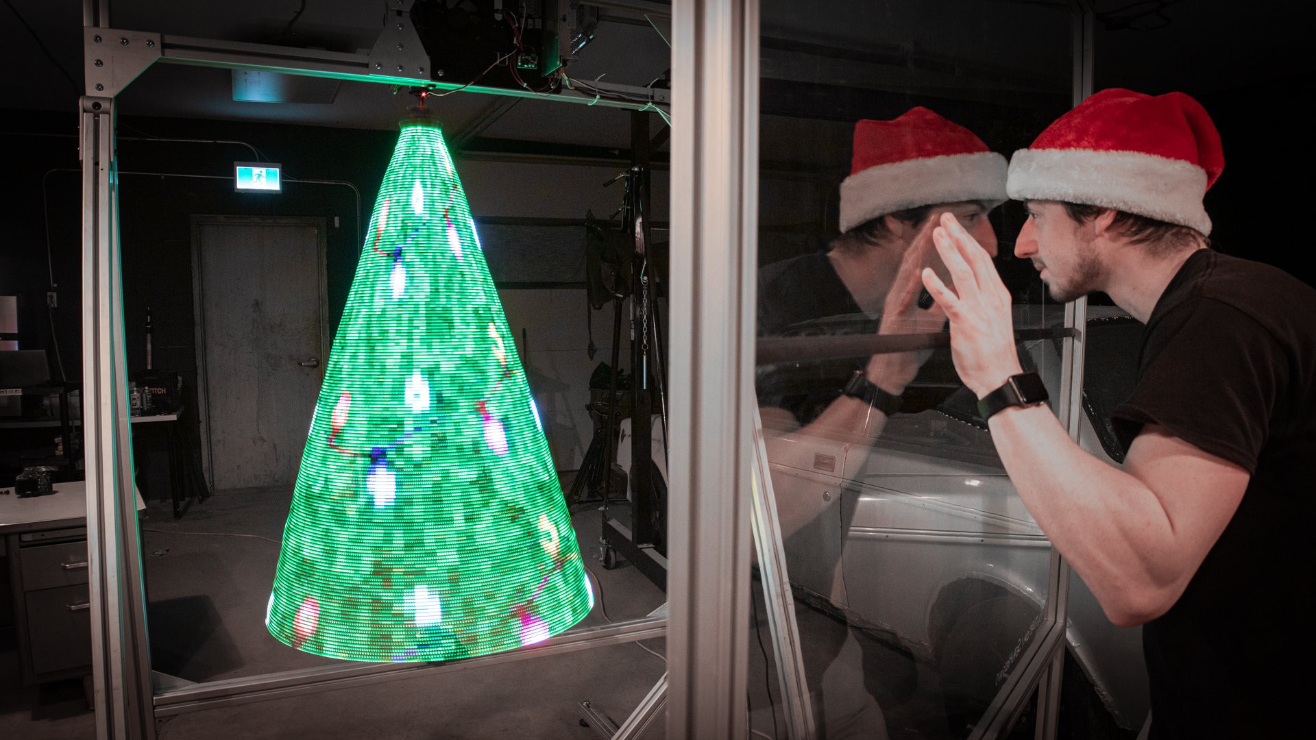 Spinning Holographic POV Christmas Tree Of Dying