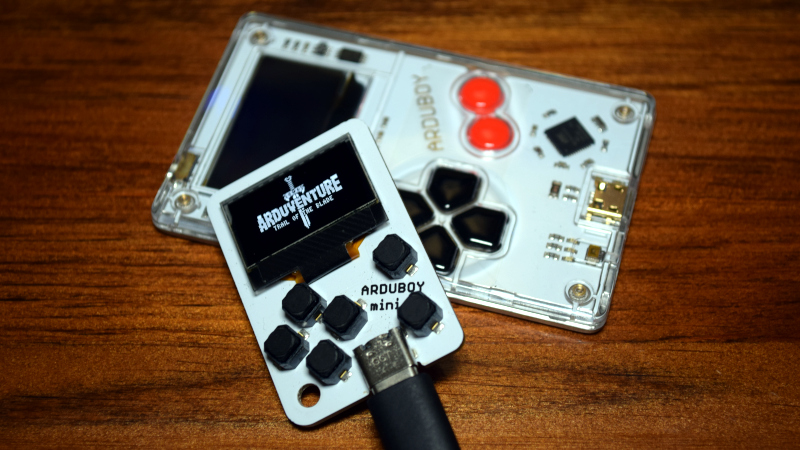 再入荷通販ARDUBOY FX ビデオゲーム開発機 8-BIT GAME SYSTEM ノートPCケース