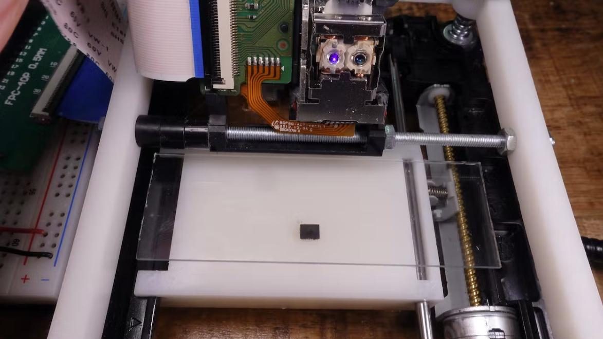 Laser Scanning Microscope Built With Blu-ray Parts