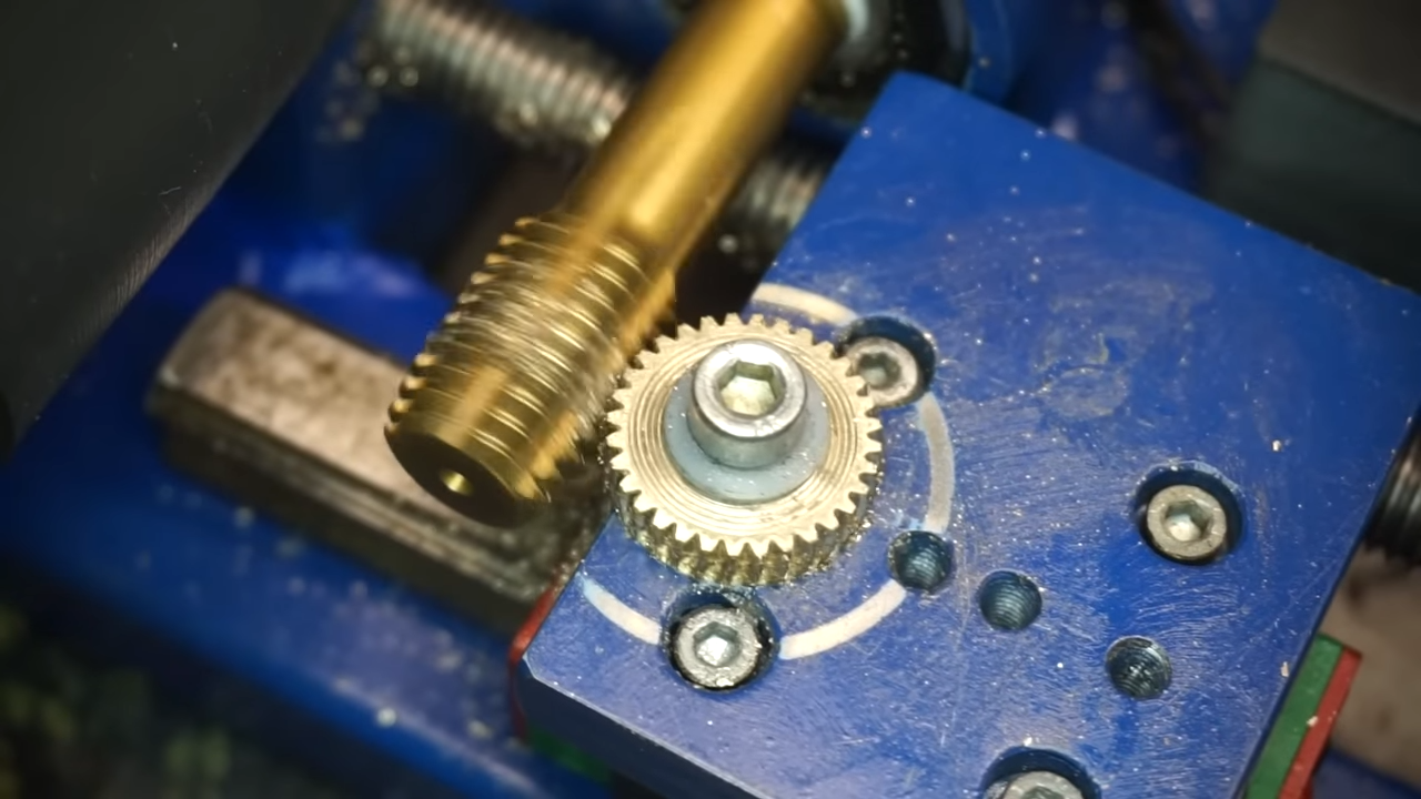 Cut Your Own Gears With This DIY Machine