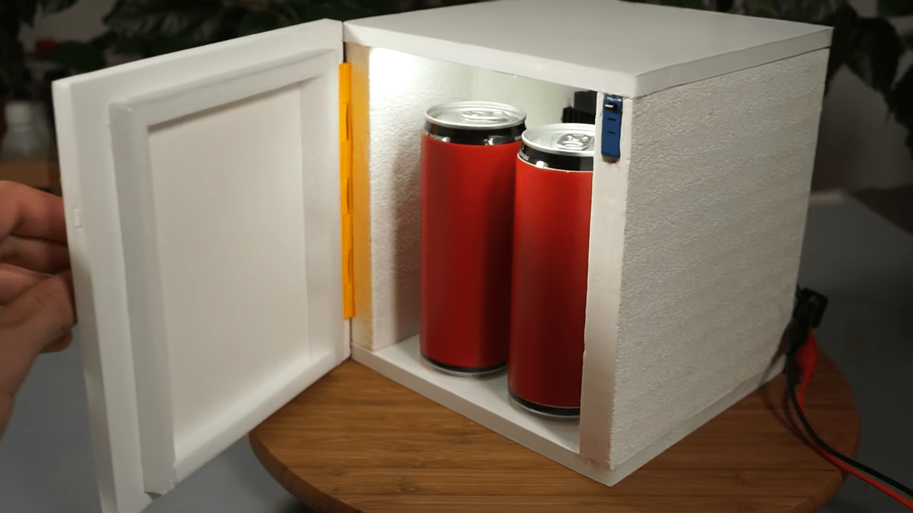 DIY Mini Fridge Is Pure Brilliance In Foam [Hackaday] Up My Tech