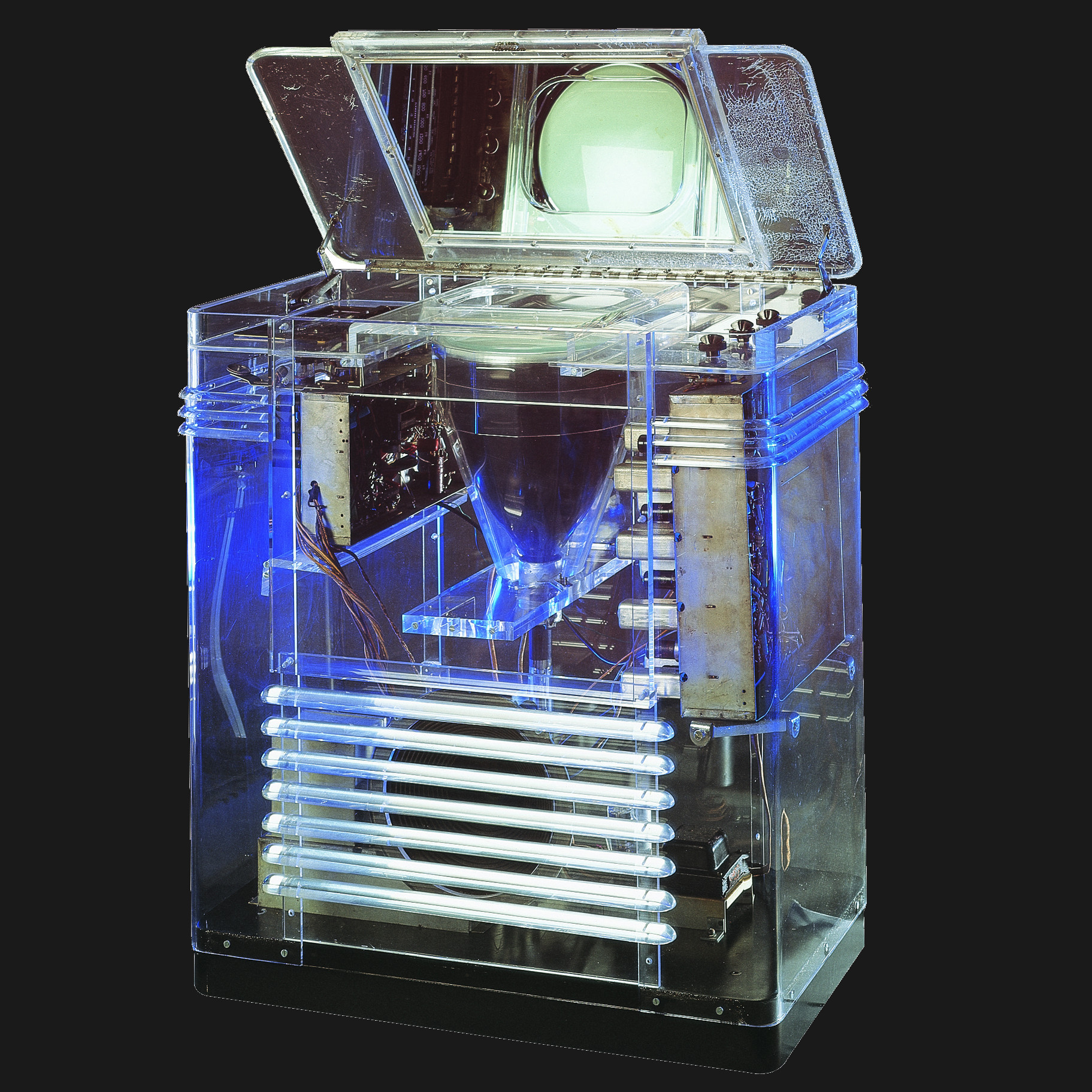 RCA’s Clear Plastic TV Wowed Crowds In 1939