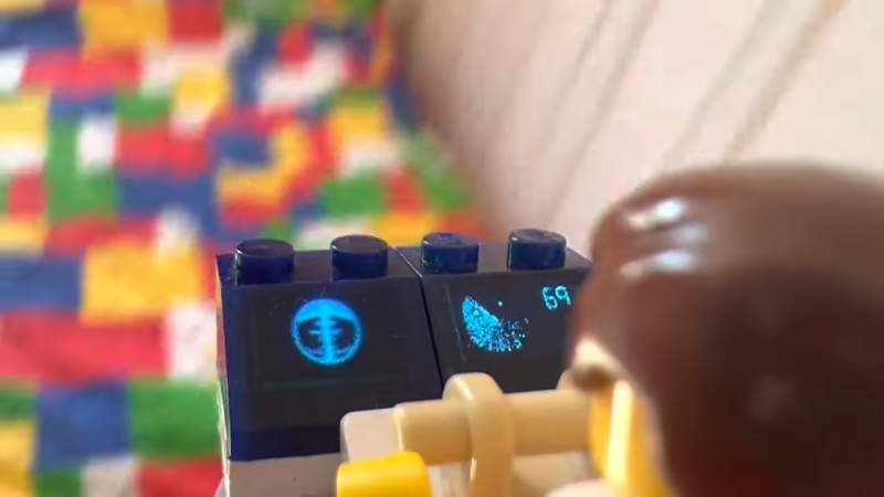 Working Artificial Horizon Built Into A Single LEGO Brick