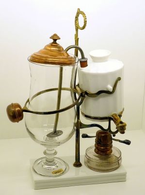 A Napier style vacuum coffee pot