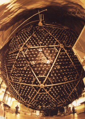  El detector de neutrinos Sudbury (cortesía SNO)