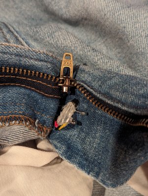 How to wear jeans: Zip hack you never knew