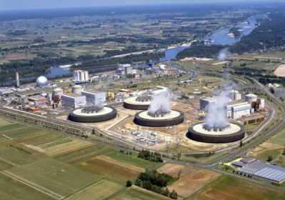 The French Chinon nuclear power power plant with its low-profile, forced-draft cooling towers. (Credit: EDF/Marc Mourceau)