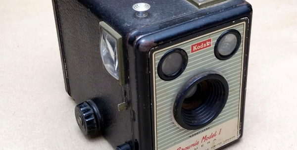 Read more about the article Modern Brownie Camera Talks SD And WiFi