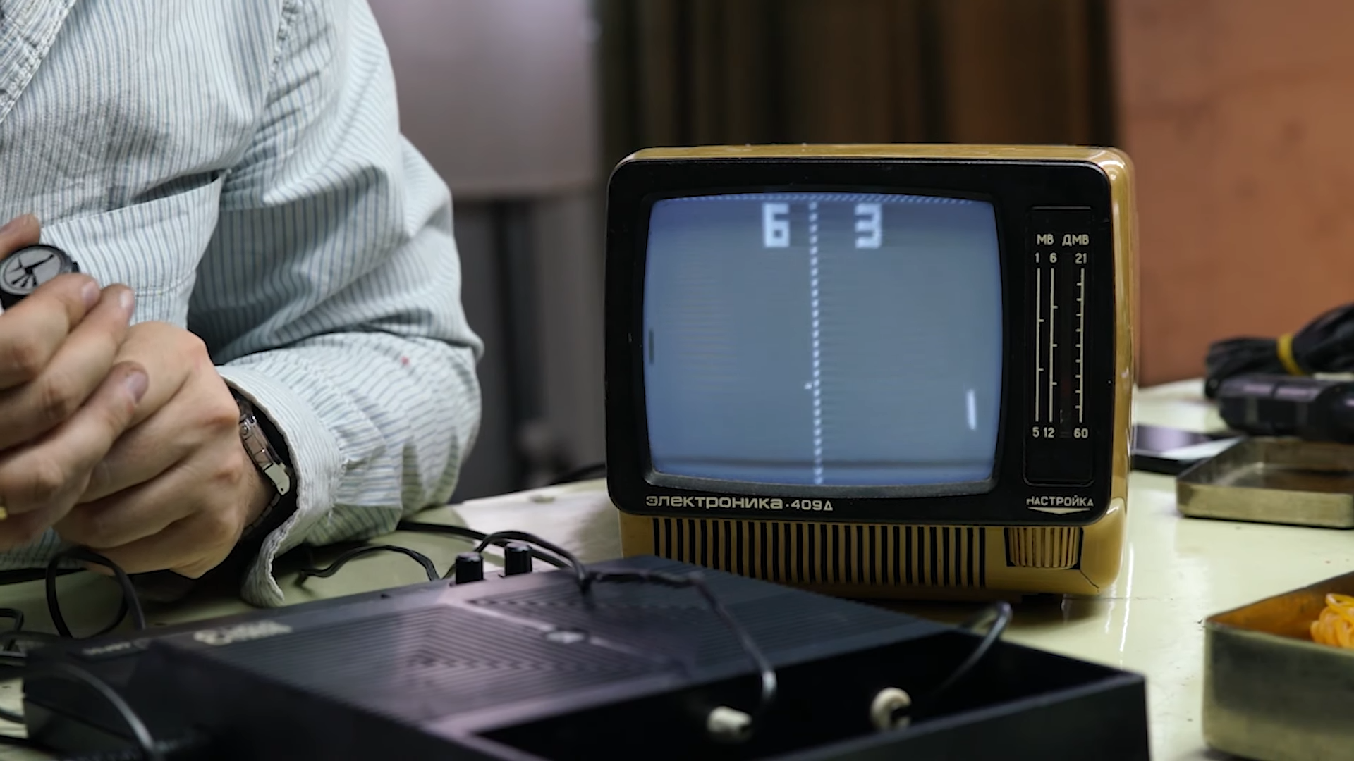 Soviet-Era Pong Console Is Easy To Repair