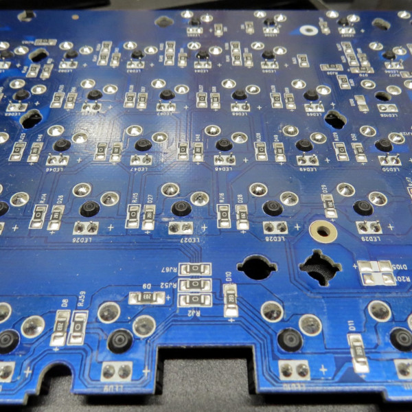 A Faulty Keyboard From A Single LED Hackaday