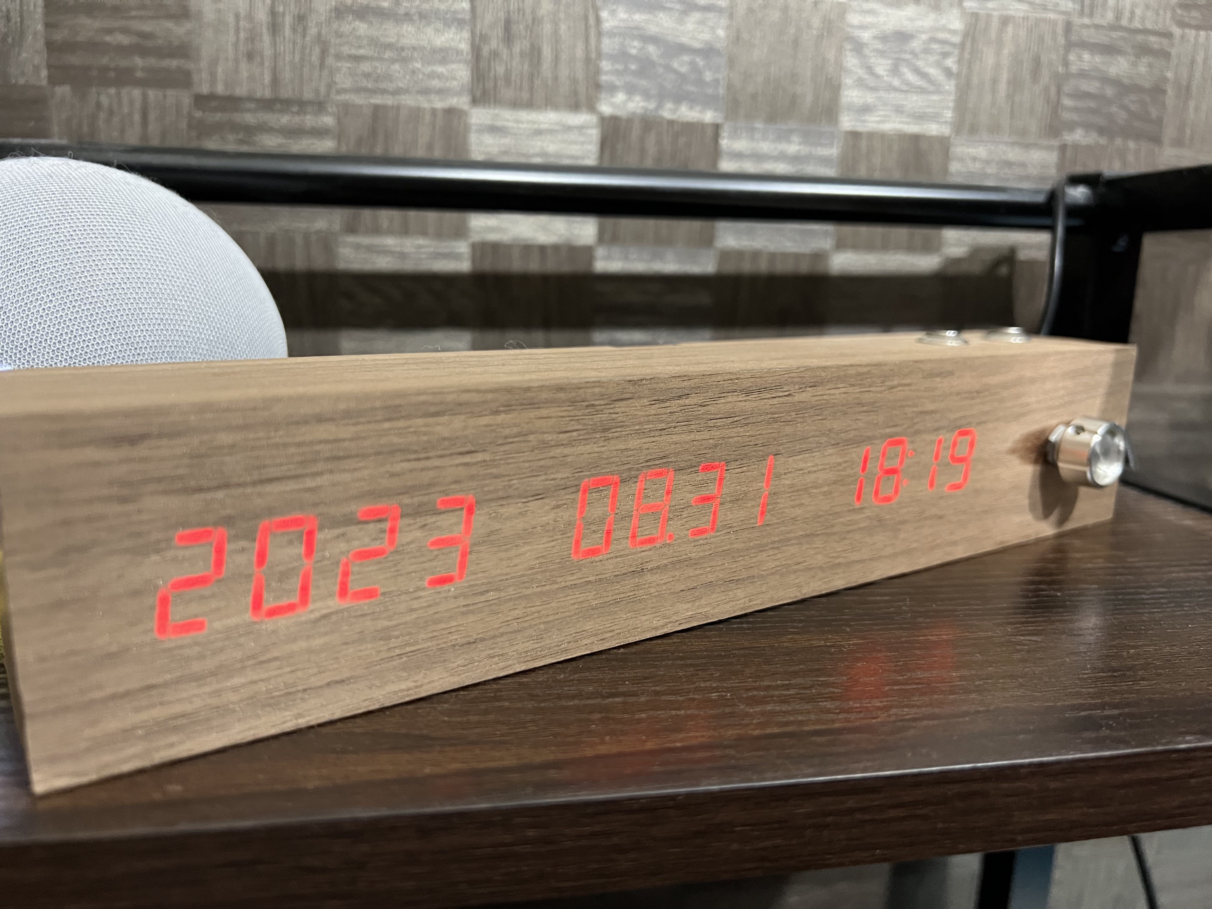 Hackaday Prize 2023: Stretch Your Day With This 29-Hour Clock