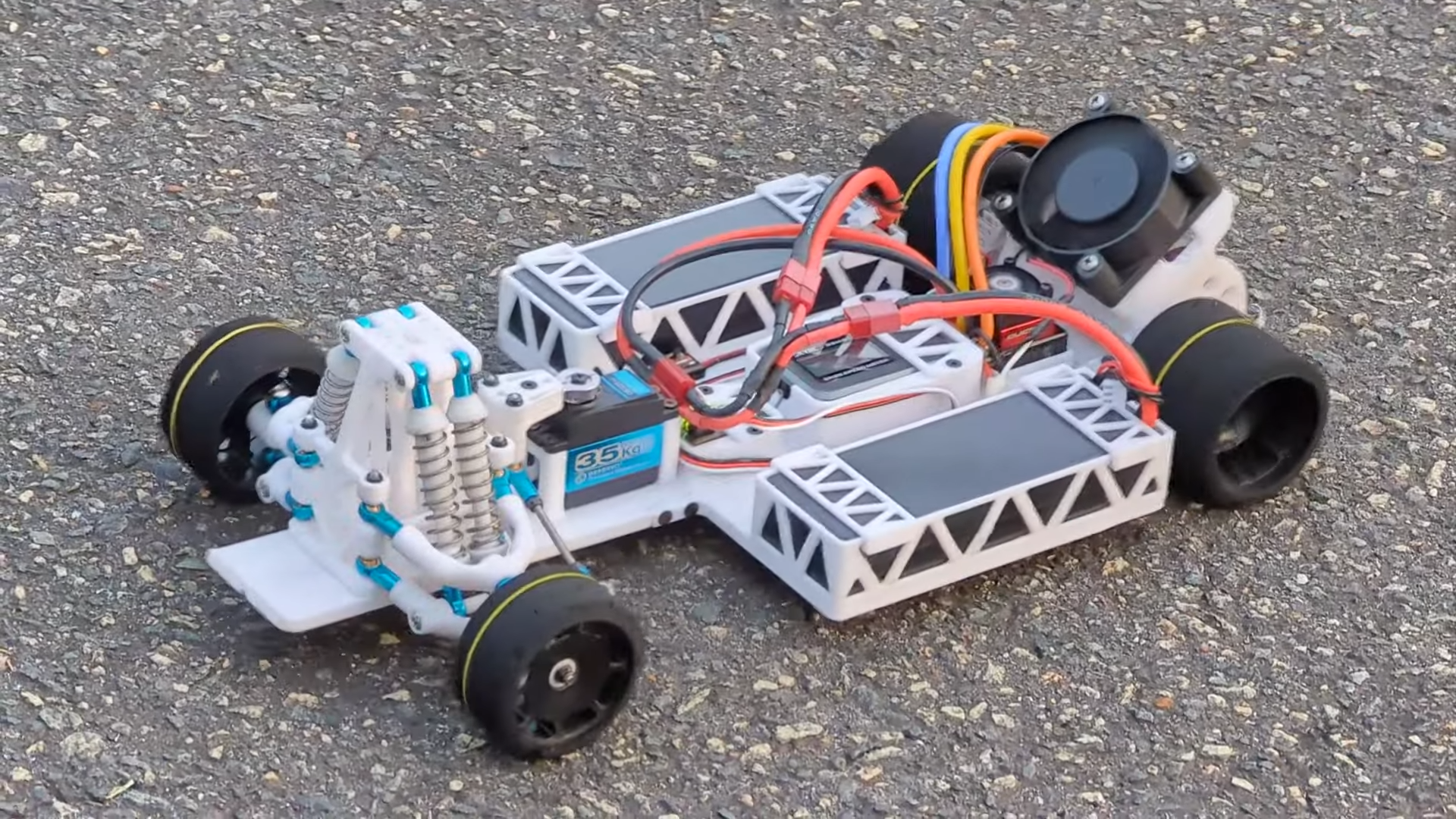 3D Printed RC Car Is Geared For Speed