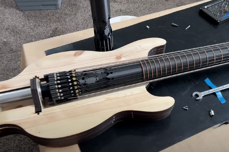 Rotating Necked Guitar Looks Difficult To Play