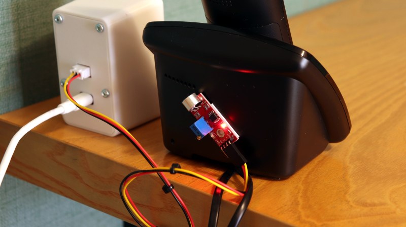 A Buzzing, Flashing Phone Ringer For The Elderly | Hackaday