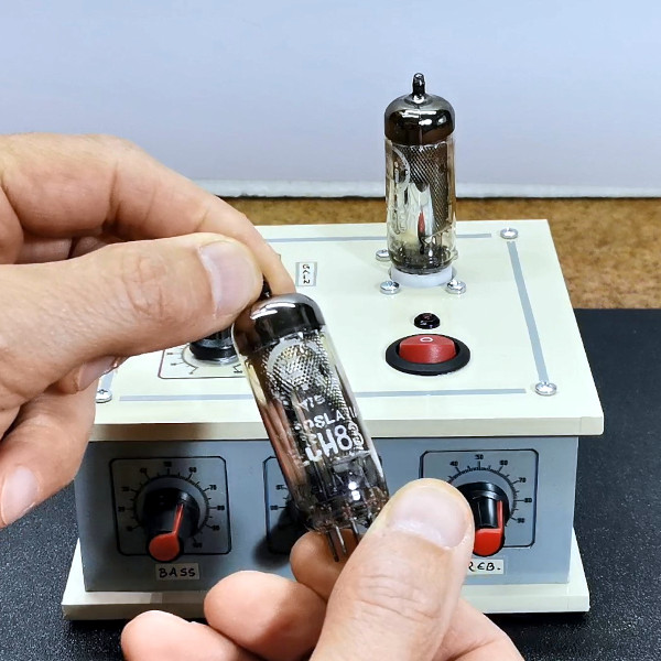 A Low Voltage Tube Makes For A Handy Preamplifier | Hackaday