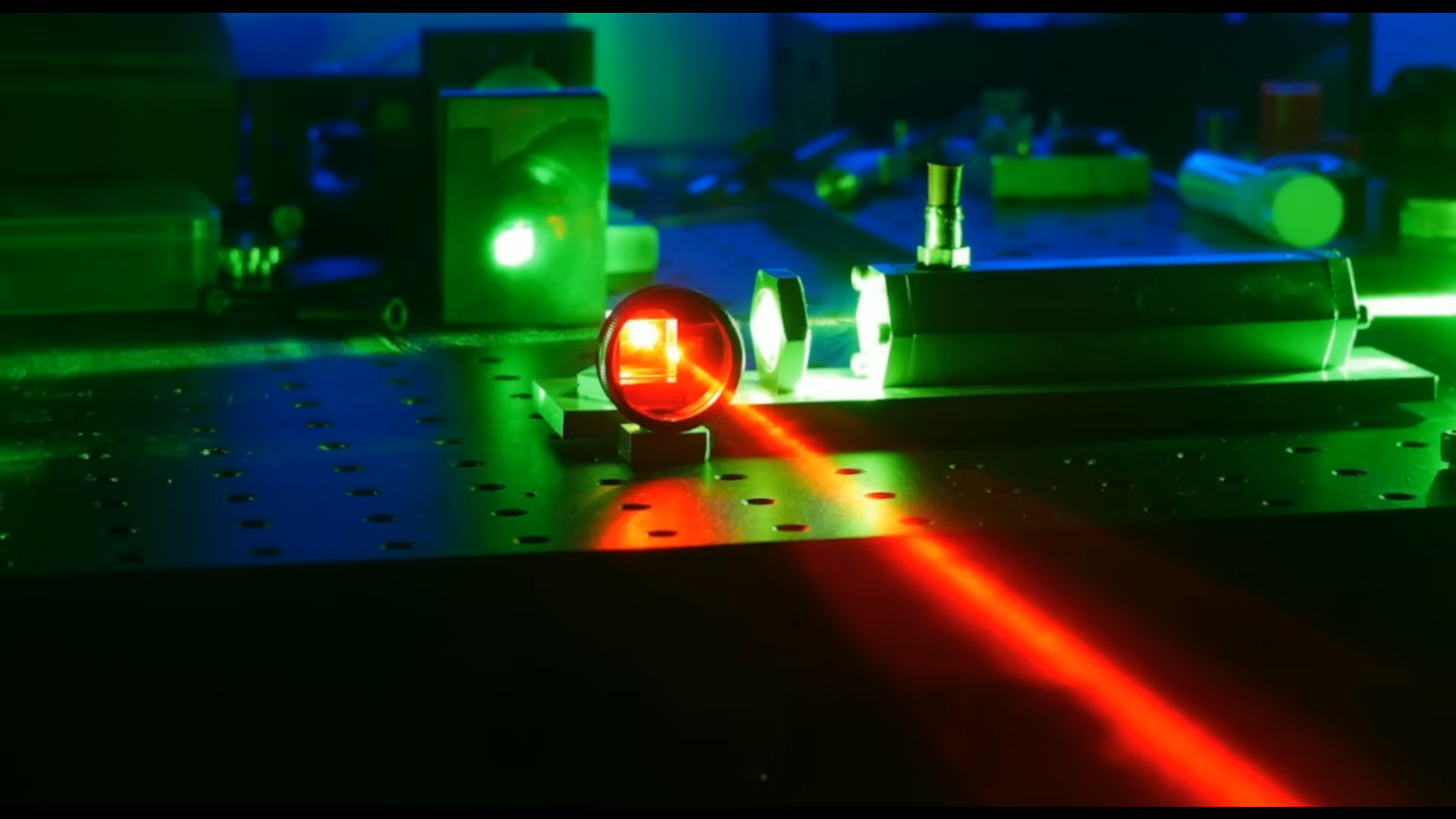 Zelfgemaakte Raman-laser wordt geschud, niet geroerd