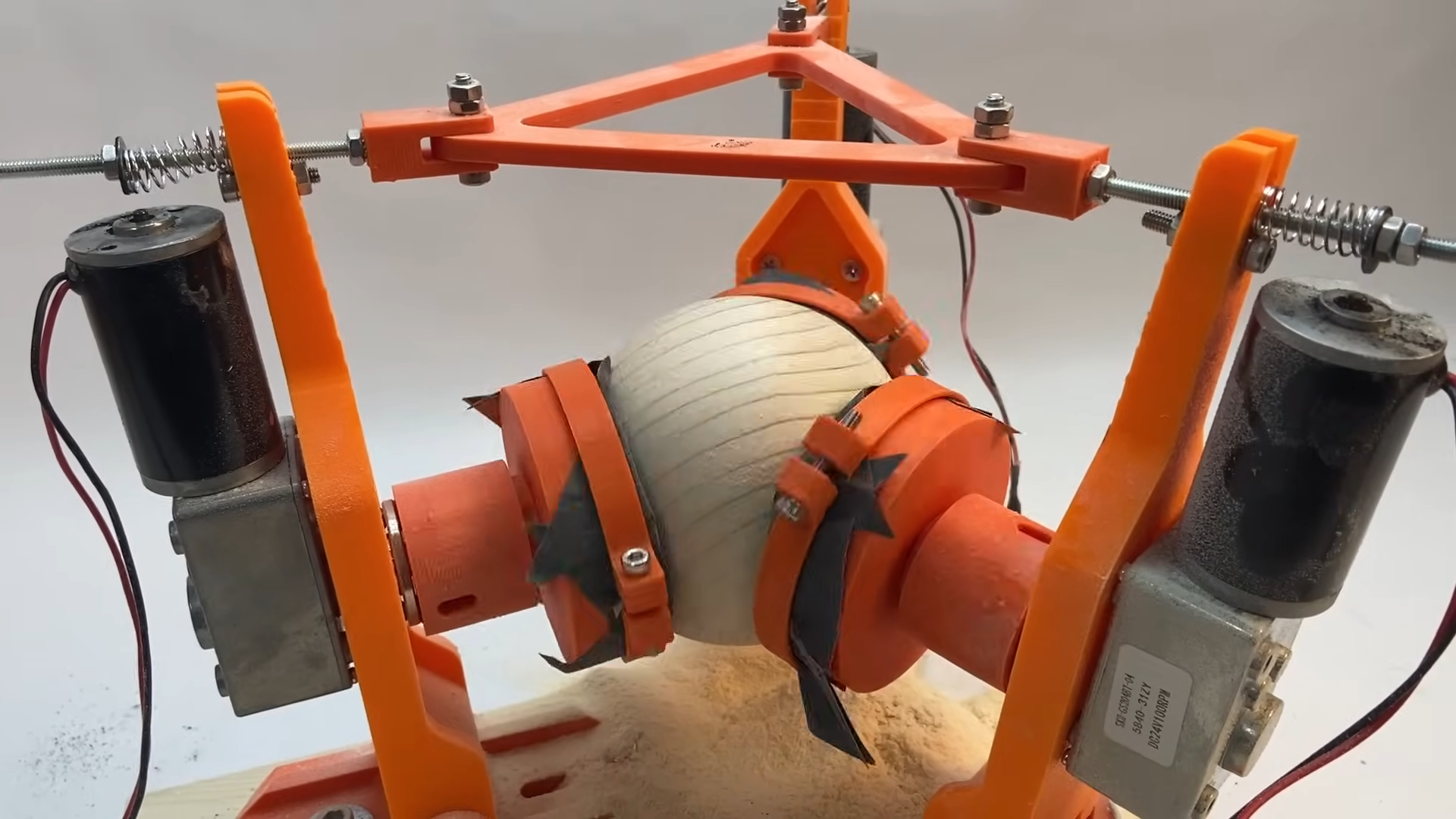 Have fun with this 3D printed sphere making machine