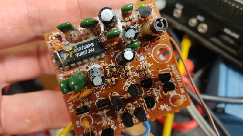 Phenolic board from an RC car - a well-known sight for a hacker