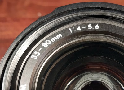 lose-up of the end of a lens, showing the F-number range