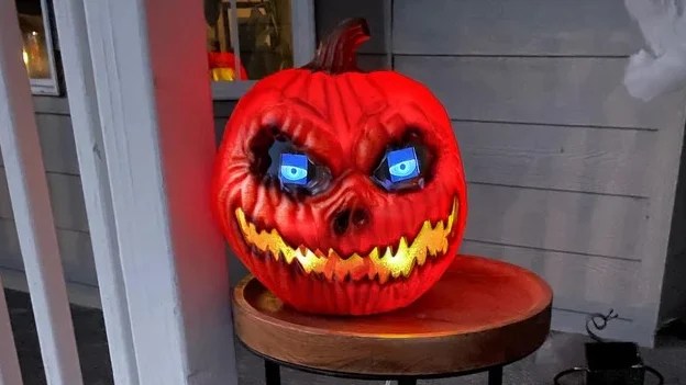 Start Your Creepy Jack-O-Lantern Project Early This Year With Gourdan