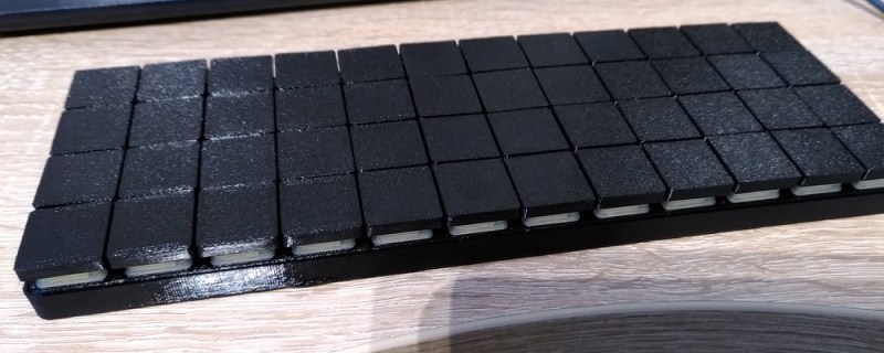 A Planck-inspired 40% ortholinear keyboard.
