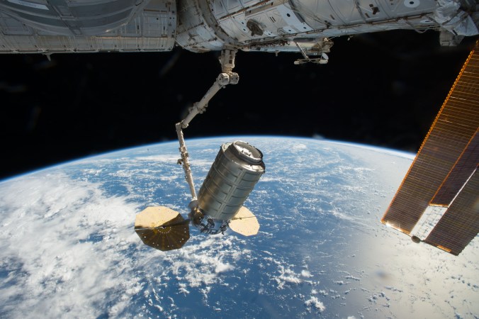 Canadarm2 captures Cygnus OA-5 S.S. Alan Poindexter in late 2016 (Credit: NASA)