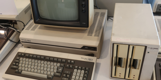 【ほぼ新品】JINS PC for HACKERS Amazon.co.jp: 【JINS PC for HACKERS -PENTAGON-】ディスプレイに集中