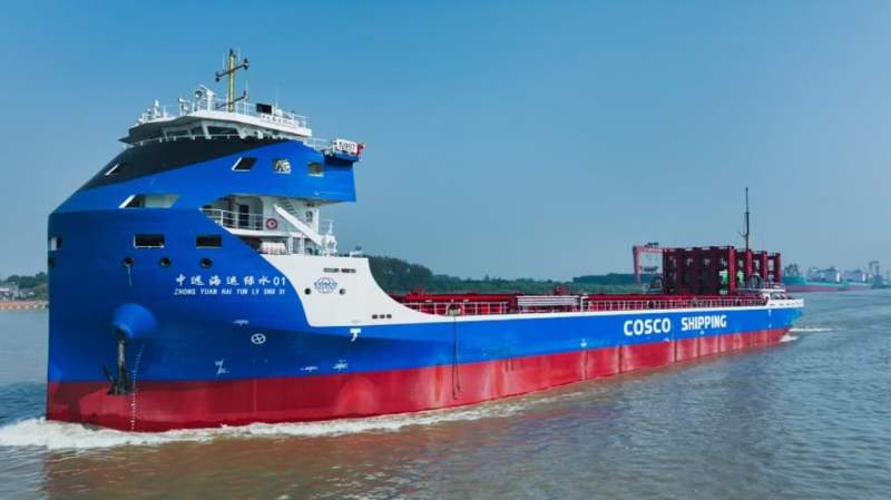 The Zhongyuan Haiyun Lu Shui 01 battery-electric 700 TEU containership. (Credit: Cosco Shipping)