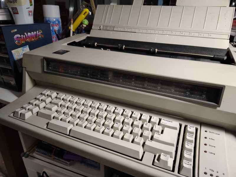 Keebin’ With Kristina: The One With The Curvy Centerfold | Hackaday