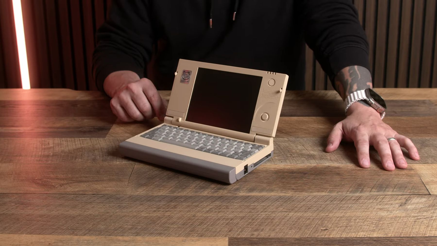 Tiny Laptop Gets a New Case and an Unlocking