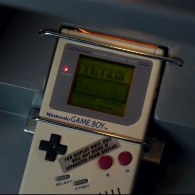 Display model Game Boy, safely secured into the demo kiosk. (Credit: The Retro Future, YouTube)