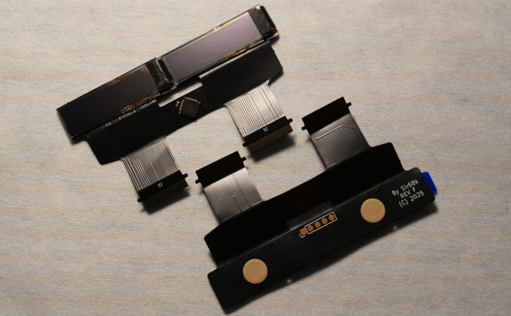 Front and back of the replacement OLED module by Sir68k