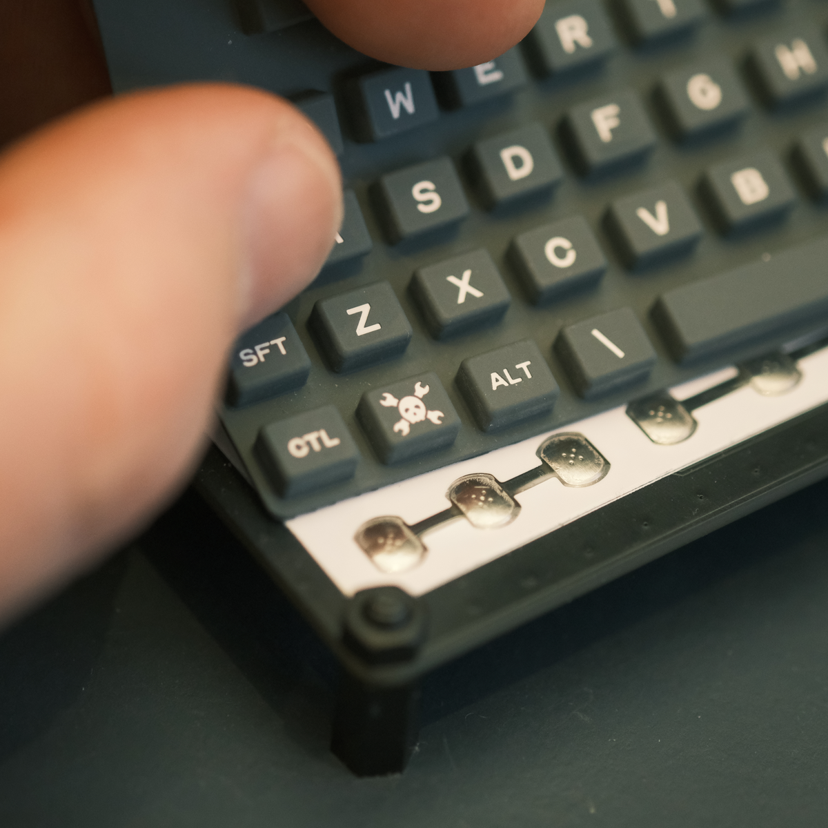 Announcing The 2025 Hackaday Superconference Communicator Badge | Hackaday
