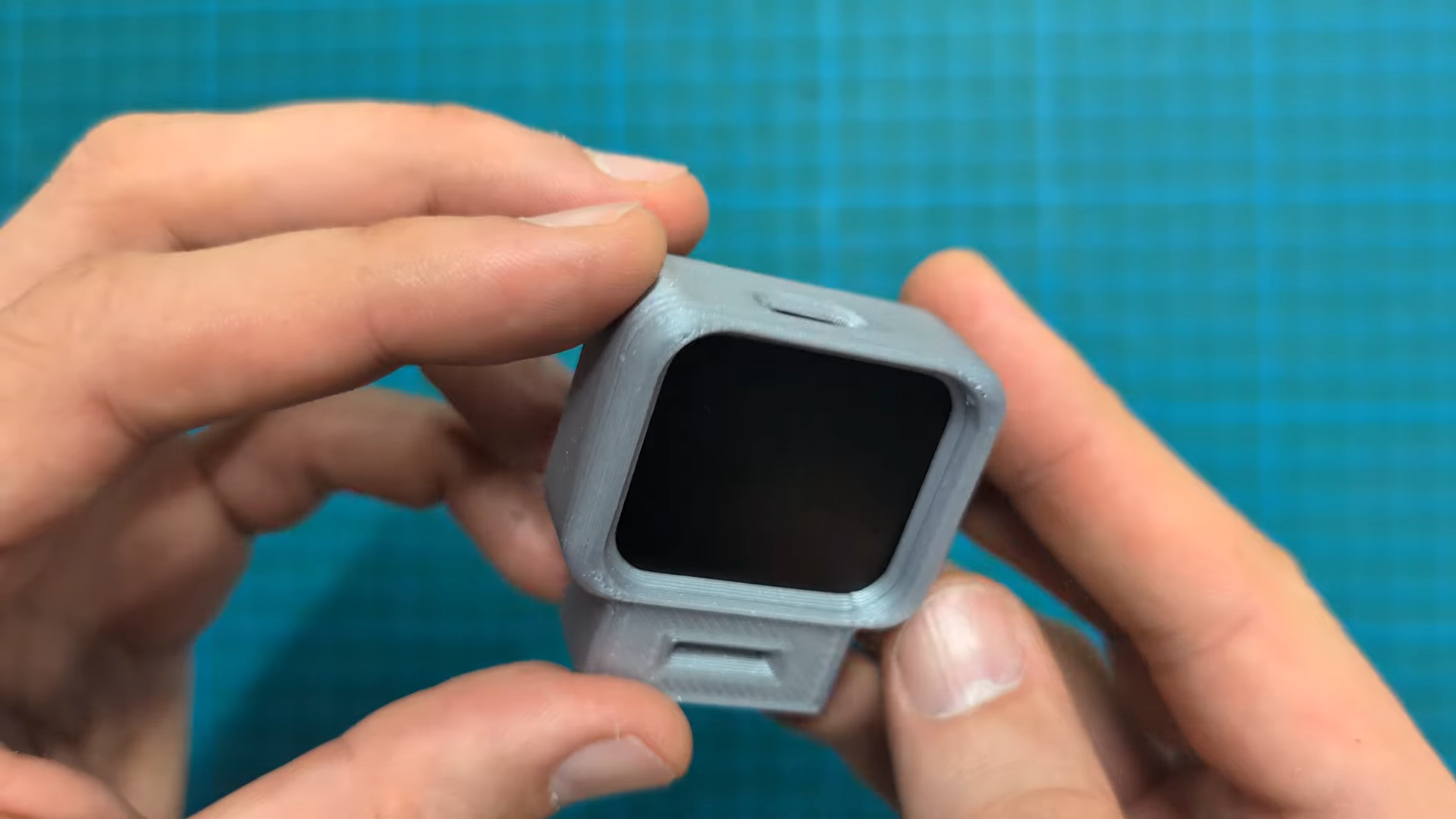 Tiny Little TV Runs On ESP32