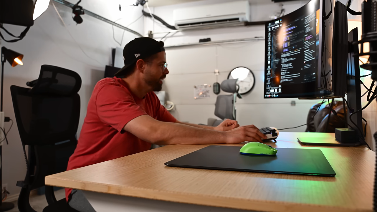 Moving Mousepad Is An Elegant Aimbot