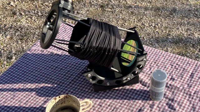 A Tiny Reflecting Telescope For Portable Astronomy