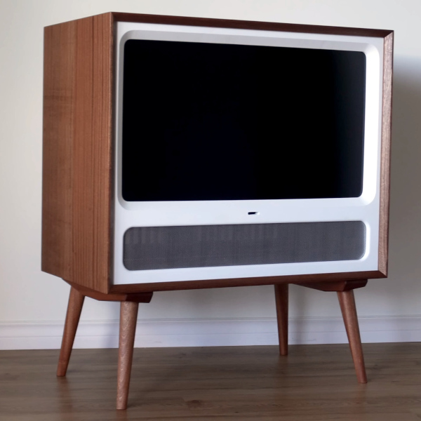 Wooden Case Makes A 2026 TV Stylish | Hackaday