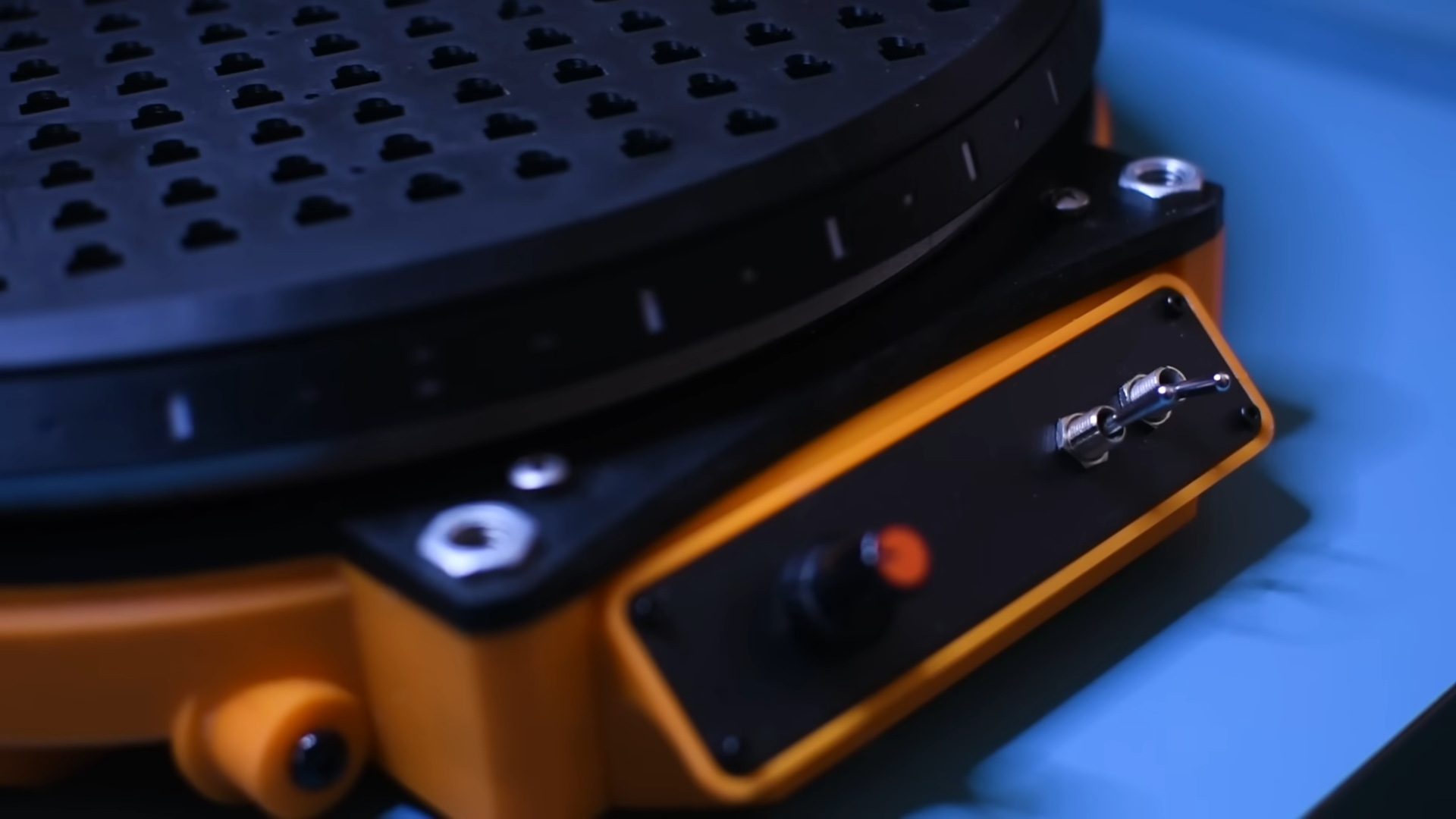 Scanning Table for the Professional Maker