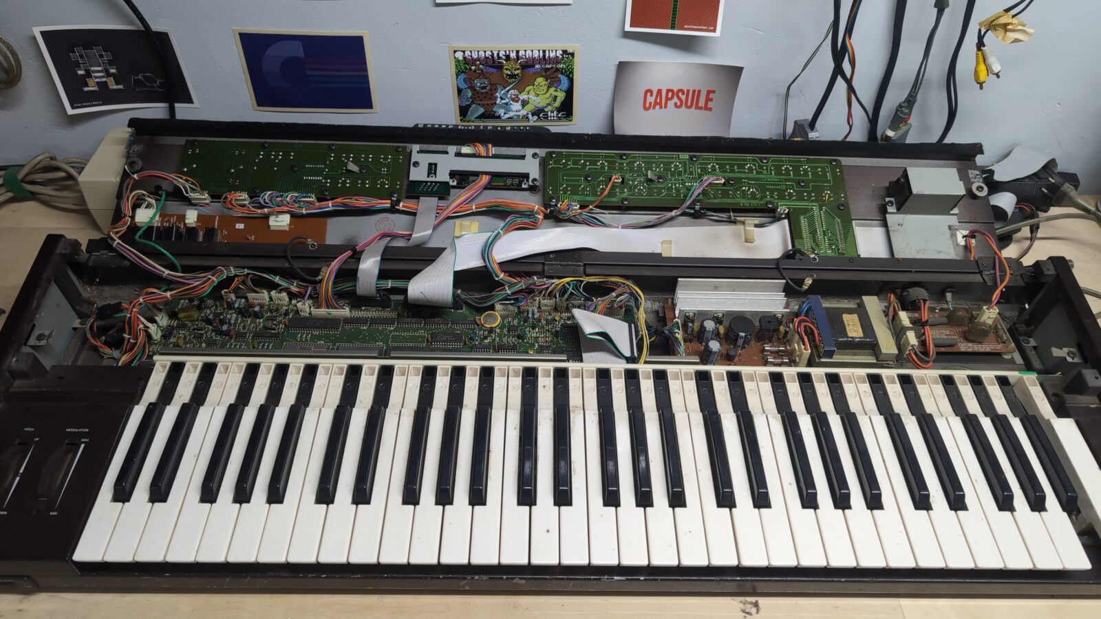 Restoring a Yamaha DX7 Synthesizer