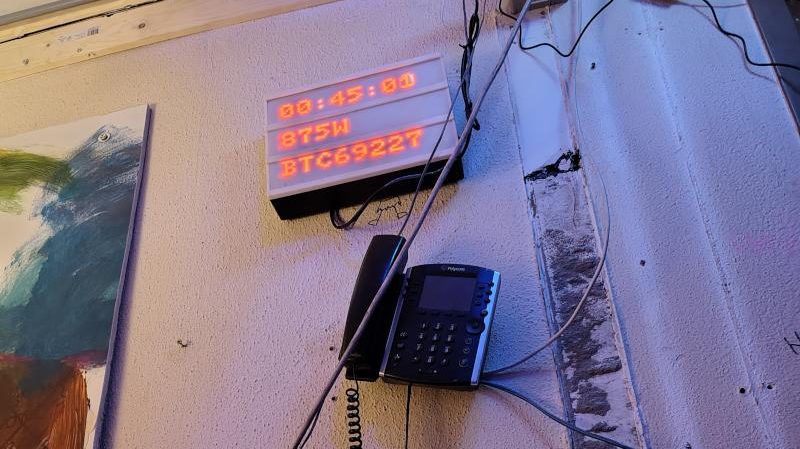 Modded Lightbox Makes For Attractive LED Matrix Display