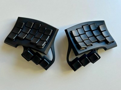 A low-profile ergo split with some really cool lines. It kind of reminds me of a batarang.