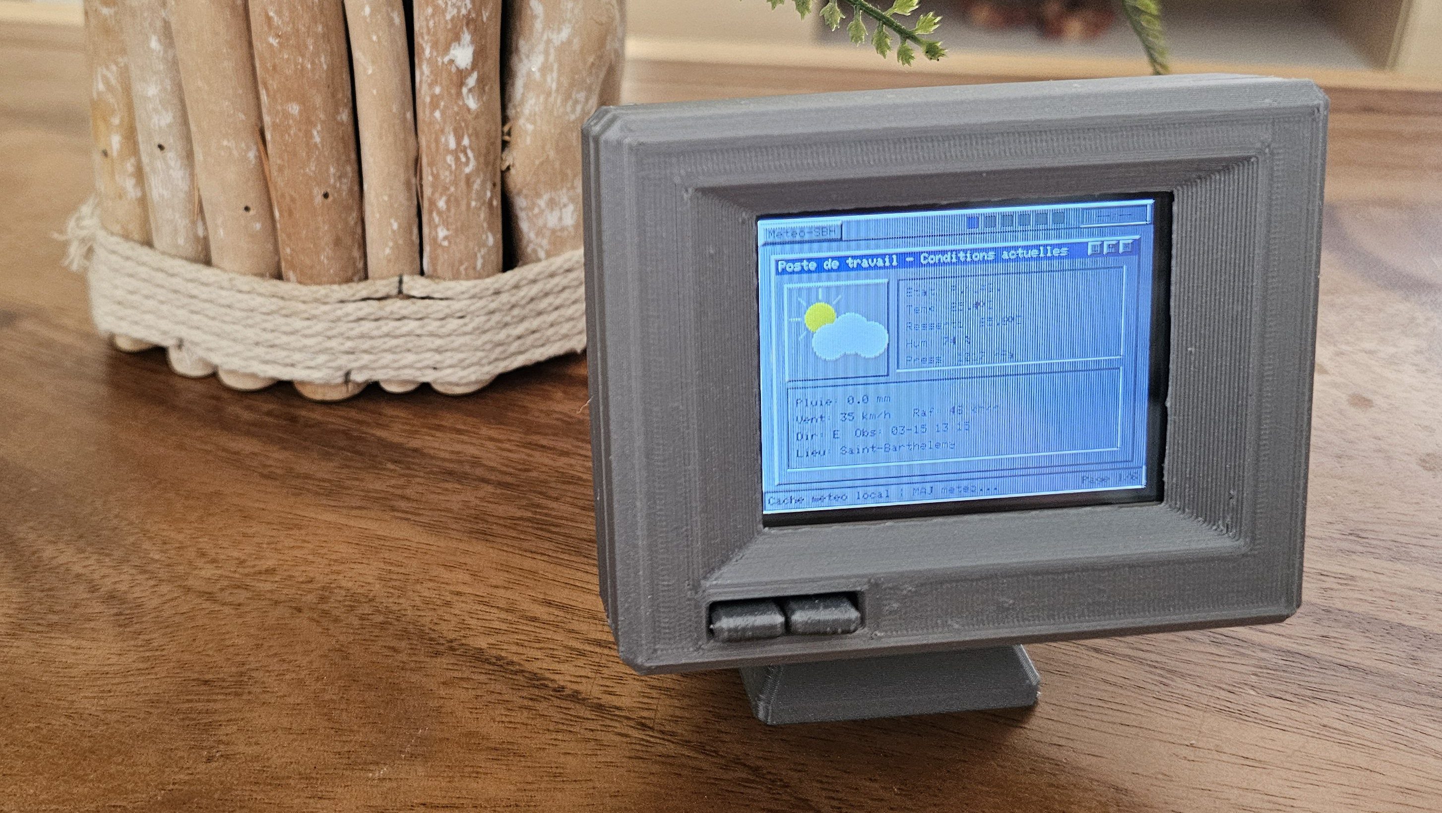 Retro Weather Display Acts Like It s Windows 95