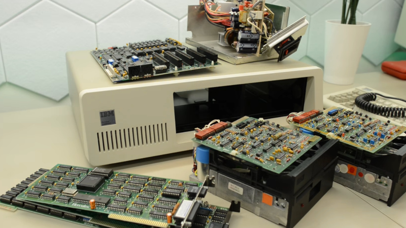 Cleaning an IBM 5150  And The Perfect Period PCB Soldermask
