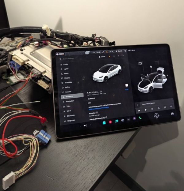 Turning Tesla Model 3’s Computer Into a Desktop PC - Mysterious Files PH