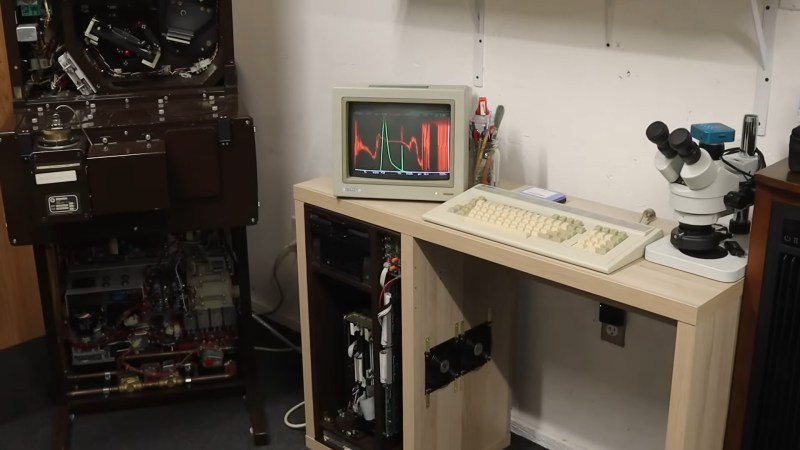 The ikea desk, with the spectrometer on the far left.