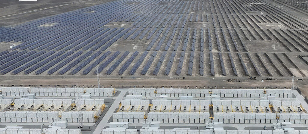 Vista aérea de una batería de flujo instalada por Rongke Power en Hami, noroeste de China