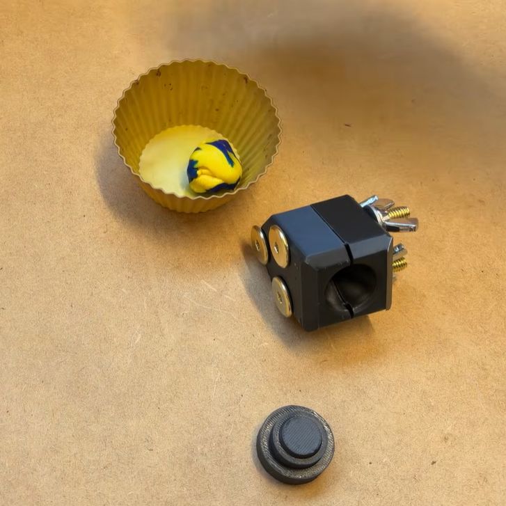 Carga fresca de plástico para moldeo por compresión, captura del video de future things