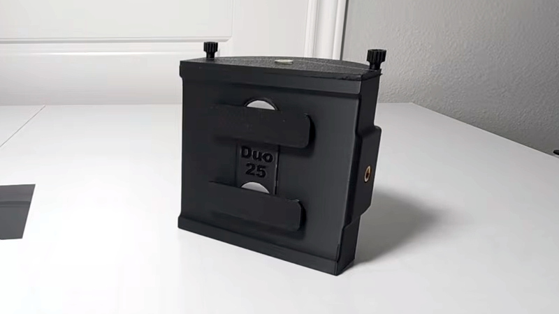 Craft Your Own Dual-Format 3D Printed Pinhole Camera for Wigglegrams
