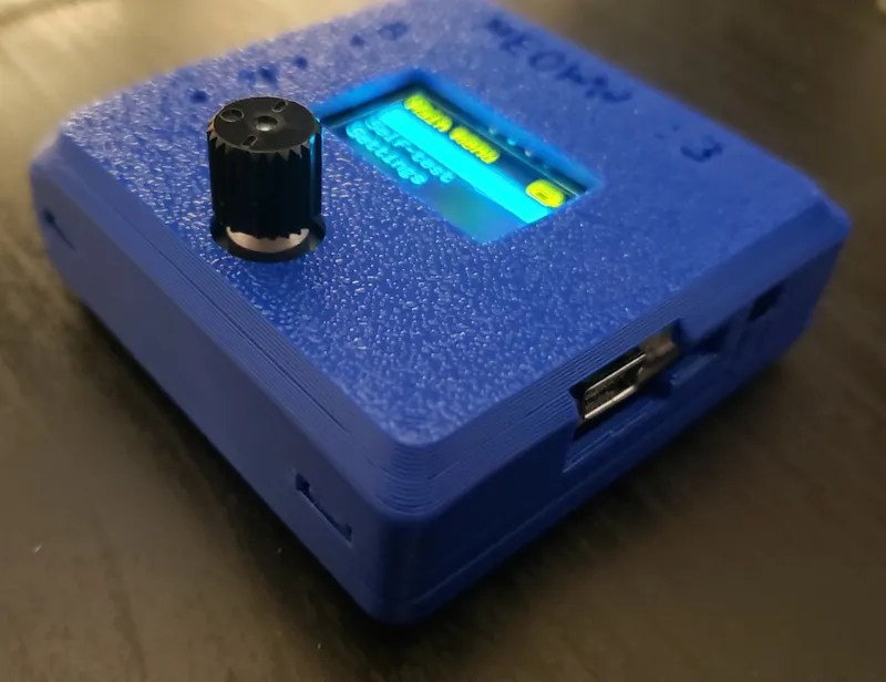 Máquina DIY de electrólisis terminada con su carcasa impresa en 3D