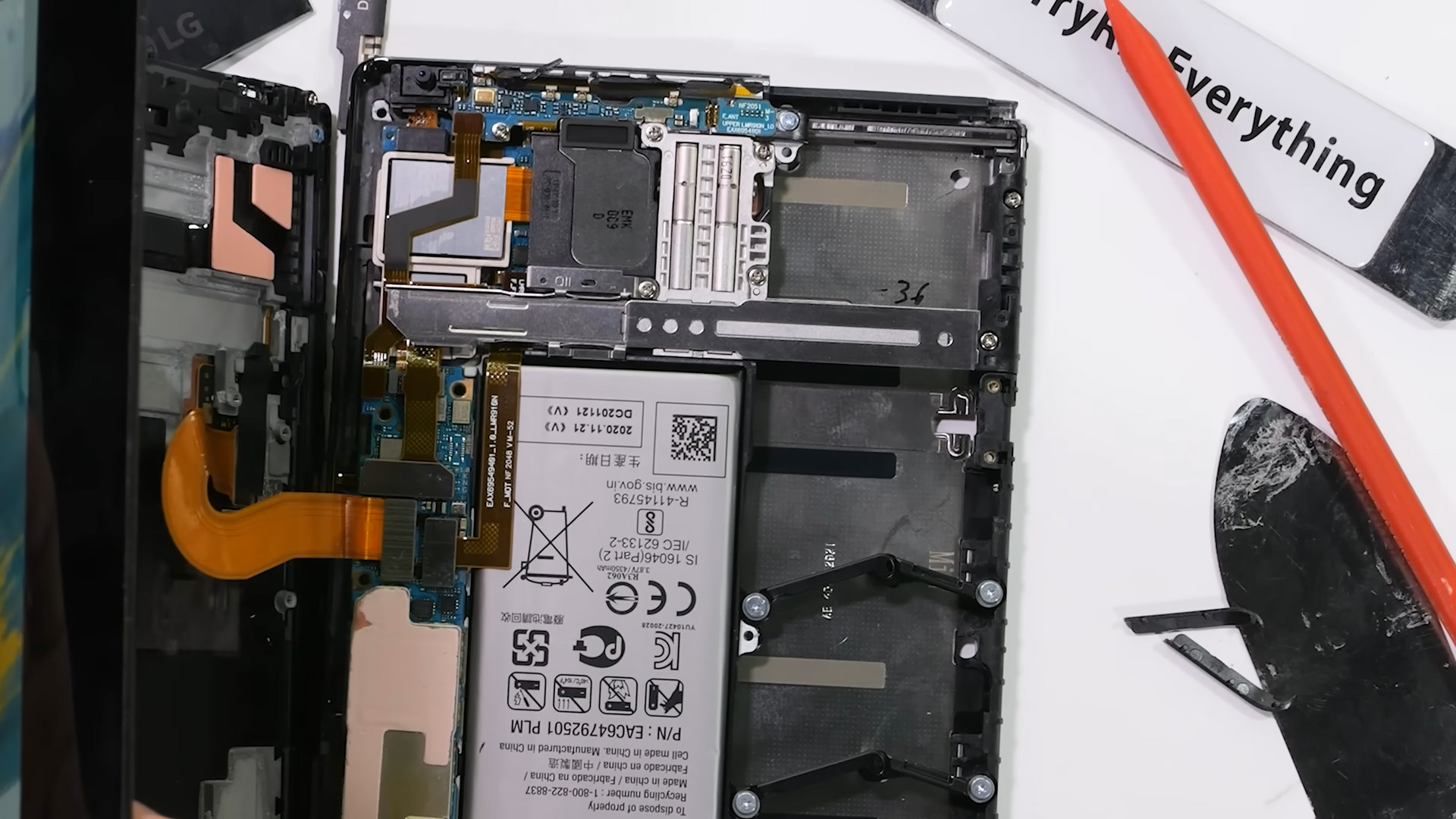 Hear Ye  Hear Ye  The Magic Of The Scroll-Like Phone Which Wast Not